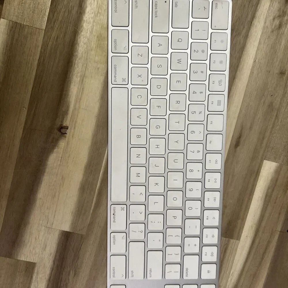 Apple A1843 Wireless Rechargeable Bluetooth Magic Keyboard With Numeric Keypad O